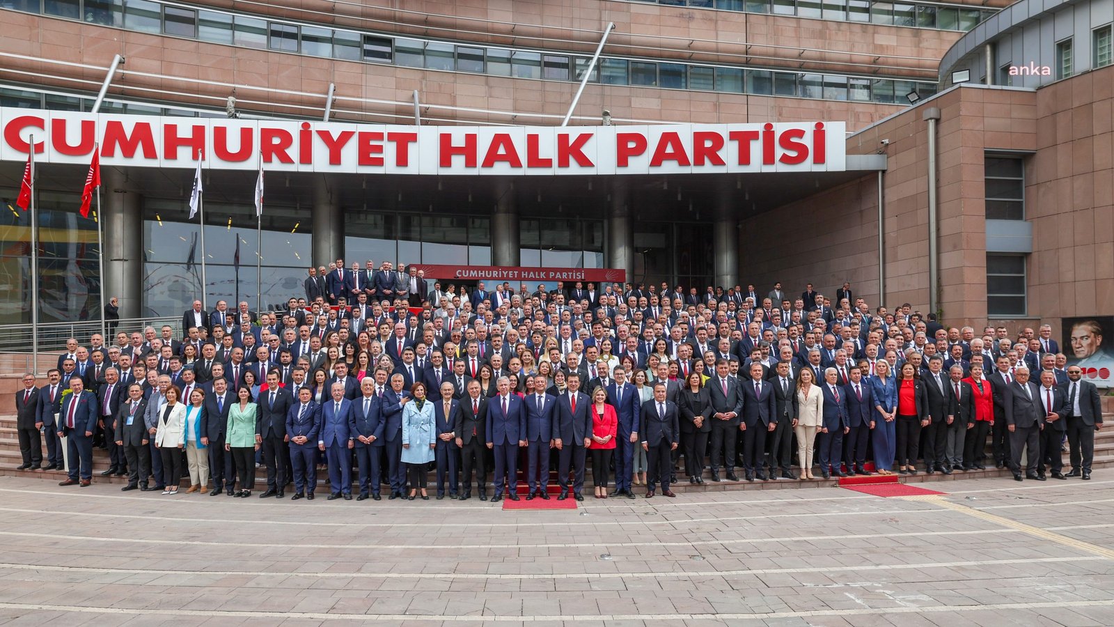 ozgur-ozel-bu-bir-zafer-degil-gorevdir-parti-iktidar-oldugunda-zafere-donusecektir
