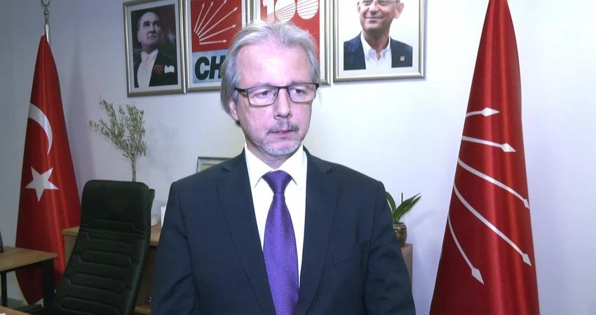 CHP Genel Başkan Yardımcısı İlhan Uzgel, CHP Genel Başkanı Özgür