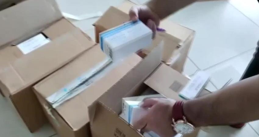 İstanbul’da 50 Milyon Liralık Kaçak ve Sahte İlaç Operasyonu: 16 Gözaltı İstanbul’da ilaç kaçakçılarına yönelik düzenlenen operasyonlarda piyasa değeri 50 milyon