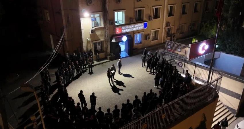 İstanbul genelinde kesinleşmiş hapis cezasıyla aranan ve çeşitli suçlardan arama
