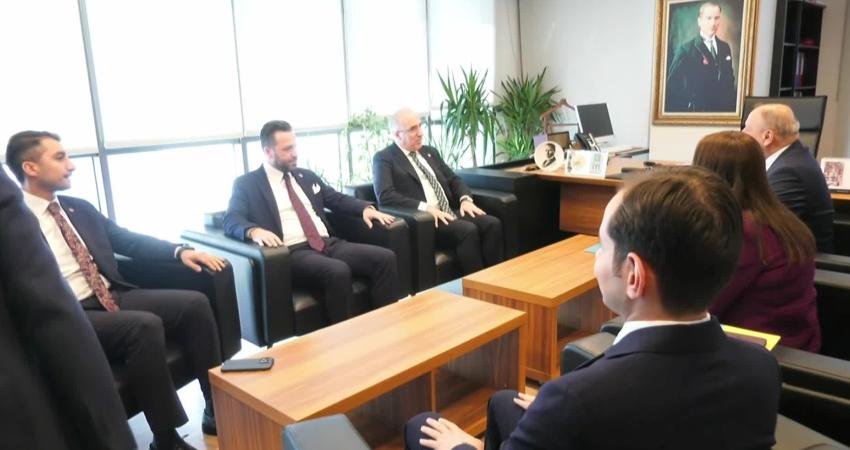 İYİ Parti, siyasi partiler arasındaki bayramlaşma ziyaretleri kapsamında Saadet Partisi,