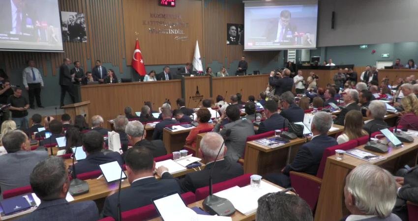 İzmir Büyükşehir Belediye Meclisi, Başkan Cemil Tugay idaresinde ilk kez