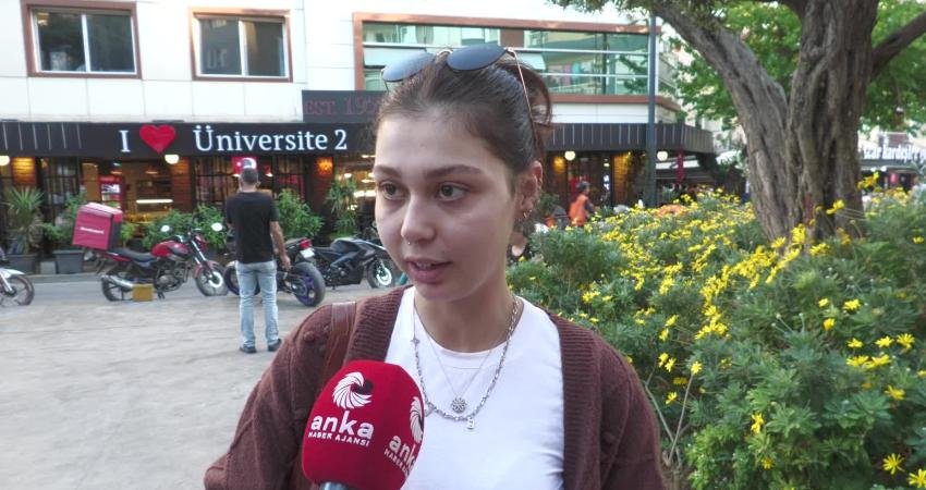 İzmir’de üniversite öğrencileri, hayat pahalılığı nedeniyle başta barınma ve beslenme