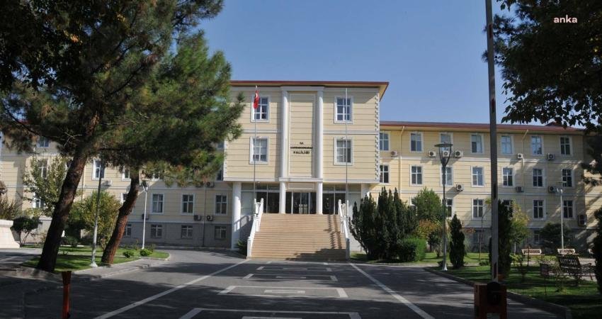 Kahramanmaraş Valiliği, kentte bir alışveriş merkezinin altındaki zincir kahve dükkanına