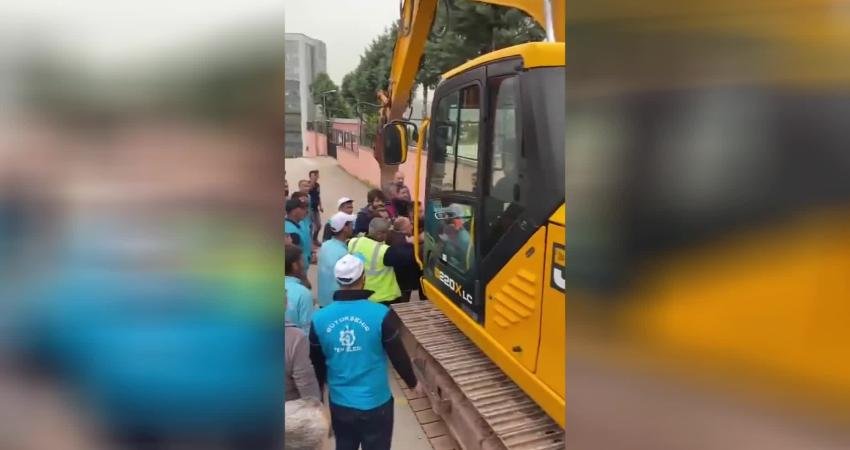 İzmit Belediyesi Fen İşleri Müdürlüğü ekipleri, asfalt hazırlığı çalışmaları için