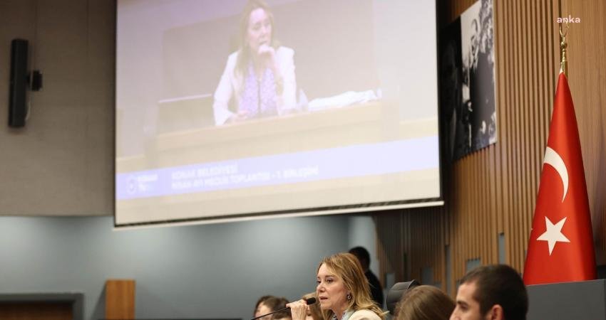 Konak Belediye Başkanı Nilüfer Çınarlı Mutlu: “Tarihe Geçecek Bir Konak Yaratacağız” Yeni dönemin ilk meclis toplantısını yöneten Konak Belediye Başkanı Nilüfer