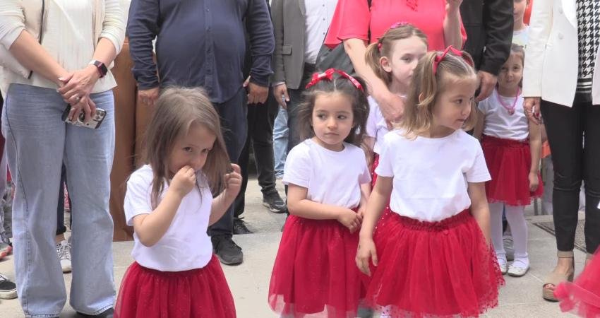 Konak Belediyesi’nin Zeytinlik ve Mersinli Semt Merkezi’nde 23 Nisan Ulusal