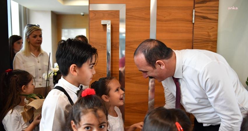 Konyaaltı Belediyesi Çocuk Meclisi “İnsanıyla Hayvanıyla Mutlu Bir Konyaaltı” İstedi (ANTALYA) – Konyaaltı Belediyesi Çocuk Meclisi, 23 Nisan Ulusal Egemenlik