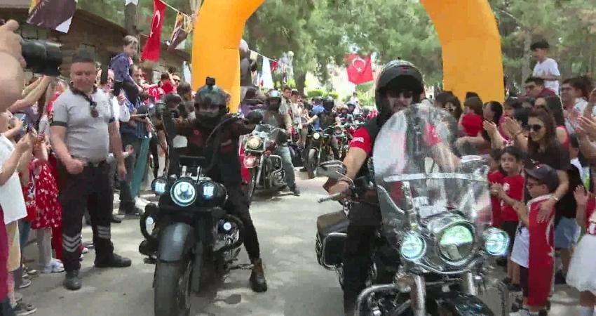 (ANTALYA) – Konyaaltı Belediyesi&rsquo;nin HayatPark&rsquo;ta ger&ccedil;ekleştirdiği &ldquo;23 Nisan &Ccedil;ocuk Şenliği&rdquo;,