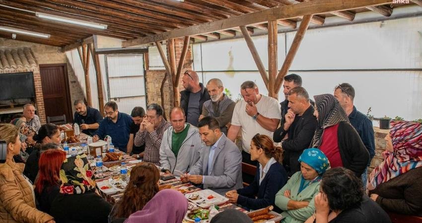 Kuşadası Belediye Başkanı Ömer Günel, Yeniköy Mahallesi’ni ziyaret etti. Günel,