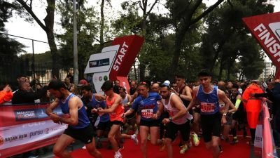 İzmir Büyükşehir Belediyesi’nin bu yıl beşincisini düzenlediği Maratonİzmir Avek, 21
