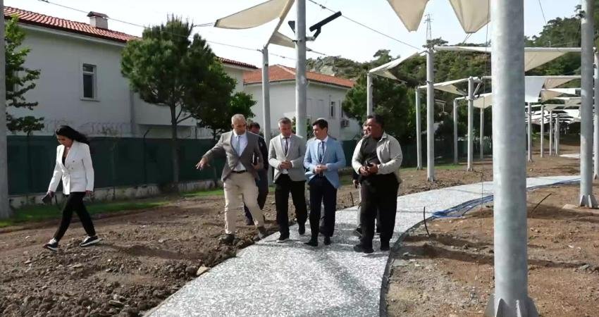 Marmaris Belediye Başkanı Ünlü, Fırtınadan Zarar Gören Alanlarda İnceleme Yaptı (MUĞLA) – Marmaris Belediye Başkanı Acar Ünlü, hafta sonu etkili