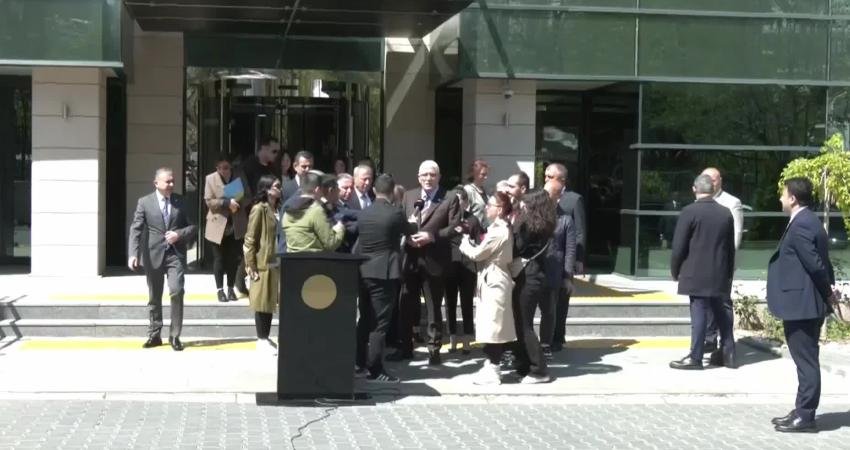 İYİ Parti Genel Başkanlığı’na adaylığına açıklayan Grup Başkanvekili Müsavat Dervişoğlu,