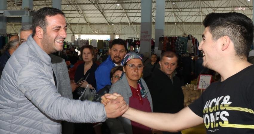 Narlıdere Belediye Başkanı Erman Uzun: Söz Verdiğimiz Gibi Daha Yaşanılabilir Bir Narlıdere’yi Hep Birlikte İnşa Edeceğiz Pazar yerinde esnaf ve vatandaşlarla sohbet eden Narlıdere Belediye Başkanı