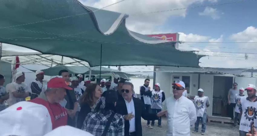 Öz Gıda İş Sendikası üyelerinin Lezita’da sürdürdükleri direnişin 44’üncü gününde,