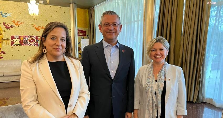 Özgür Özel: “Avrupa’nın Schengen Vizesi Sorununa Acil Çözüm Getirmesi Gerektiğini Garcıa Perez’e İlettik” CHP Genel Başkanı Özgür Özel, ”Bükreş’te dün yaptığımız temaslar sırasında