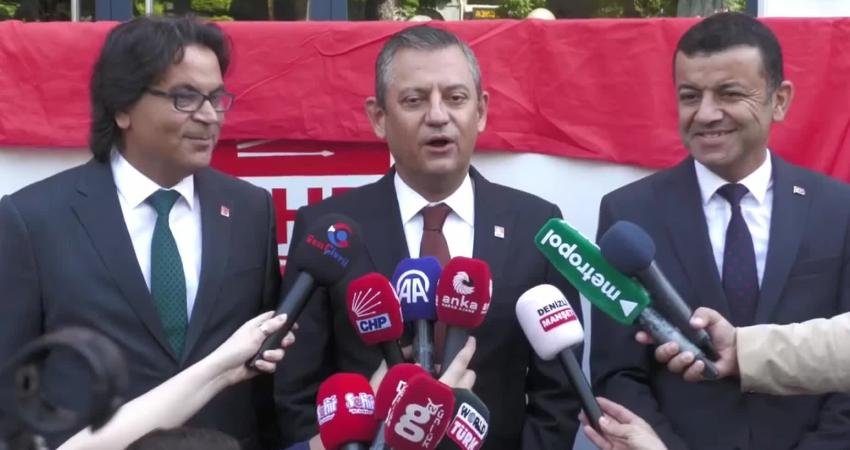 CHP Genel Başkanı Özgür Özel, partisinin Denizli İl Başkanlığını ziyaret