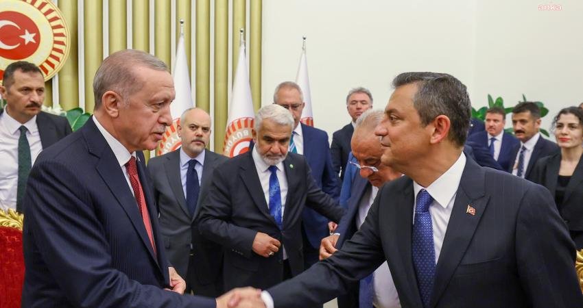 Cumhurbaşkanı Recep Tayyip Erdoğan ile CHP Genel Başkanı Özgür Özel,