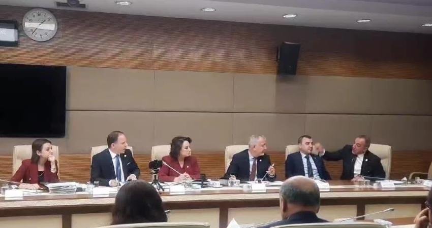 Deniz Yavuzyılmaz: ”Murat Kurum’un Adı Geçtiği Zaman Hep Beraber Zıplamaya Başladınız” Erzincan'ın İliç ilçesinde bulunan Çöpler Altın Madeni'nde 9 işçinin toprak