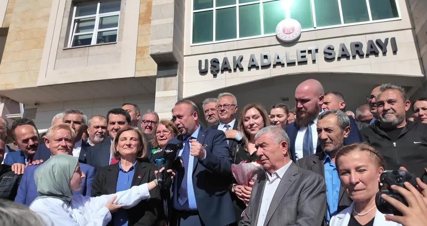 Uşak Belediye Başkanı Özkan Yalım Mazbatasını Aldı: “Kaybolan Son 5 Yılın ve Bundan Sonraki Süreçte Projelerimizi Hayata Geçirmek İçin Tüm Çabamızı Göstereceğiz” CHP’nin 31 Mart yerel seçimlerinde 35 yıl sonra kazandığı Uşak’ta