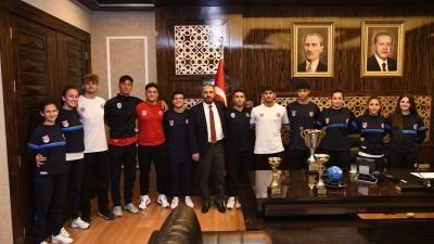 Katıldıkları turnuvalarda şampiyon olan ve dereceye giren Pursaklar Belediye Spor