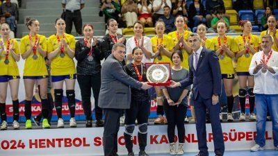 Hentbol Kadınlar Süper Ligi’nde başarılı bir sezon geçiren Yenimahalle Belediyesi