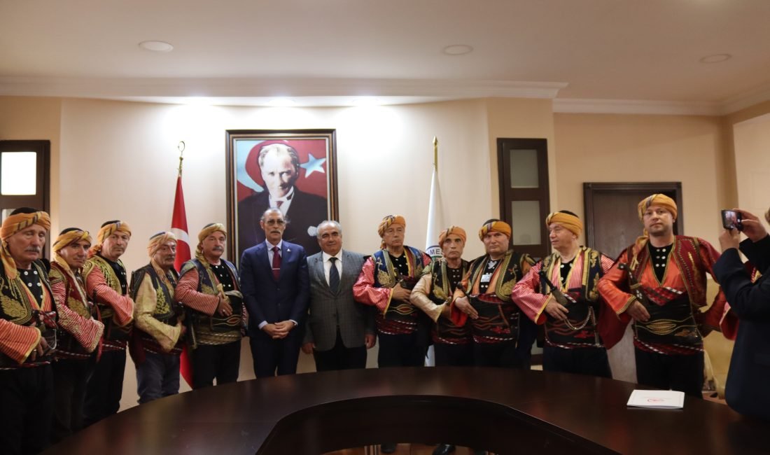 Ankara Kulübü Etimesgut Şubesi Başkanı Bayram Kocaman ve beraberindeki Seymenler