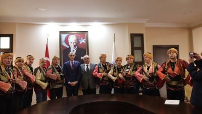 Ankara Kulübü Etimesgut Şubesi Başkanı Bayram Kocaman ve beraberindeki Seymenler