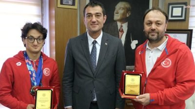 Portekiz'in Madeira kentinde düzenlenen Avrupa Para Yüzme Şampiyonası'nda dünya rekoru