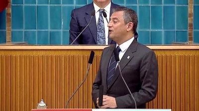 CHP Genel Başkanı Özgür Özel, bugün grup toplantısında kendisine dört