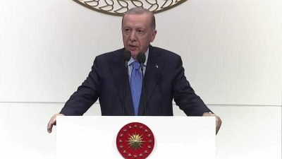 Cumhurbaşkanı Recep Tayyip Erdoğan,  ''Türkiye'yi darbe anayasasından kurtarmak bizim