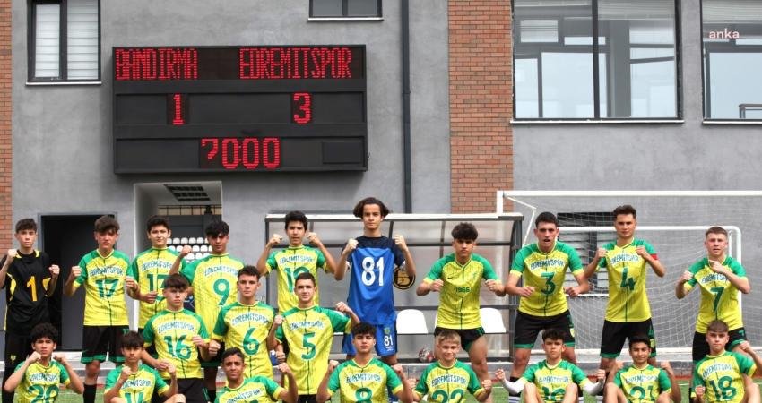 Edremitspor U-15 takımı, Balıkesir İl Şampiyonu olarak, mayısta Çanakkale’de düzenlenecek