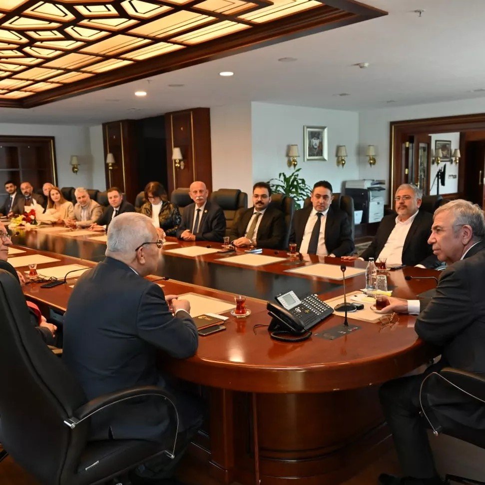 kirsehirliler-vakfi-ankara-buyuksehir-belediye-baskani-mansur-yavasi-ziyaret-etti