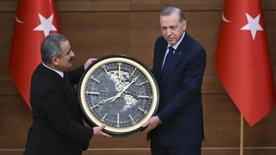 Anadolu Yayıncılar Federasyonu tarafından düzenlenen '8. Anadolu Medya Ödülleri' sahiplerini