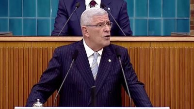 İYİ Parti Genel Başkanı Müsavat Dervişoğlu, iktidarın yeni anayasa talebini
