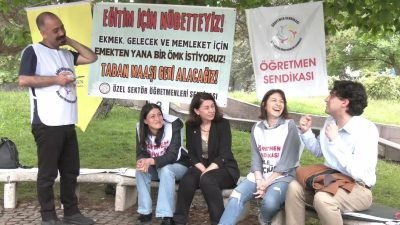 Özel Sektör Öğretmenleri Sendikası'nın taban maaş hakları için Meclis önünde