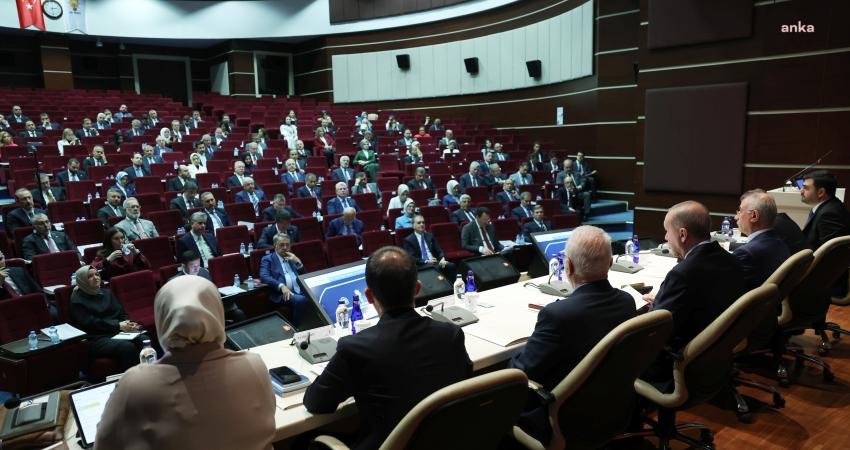 AKP Genel Başkan Yardımcısı ve Parti Sözcüsü Ömer Çelik, İspanya,