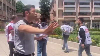 Özel Sektör Öğretmenleri Sendikası üyeleri, taban maaş belirlenmesi talebiyle Meclis