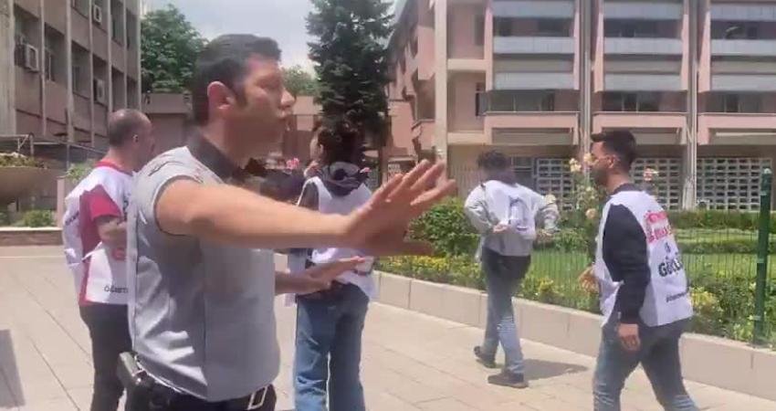 Özel Sektör Öğretmenleri Sendikası üyeleri, taban maaş belirlenmesi talebiyle Meclis