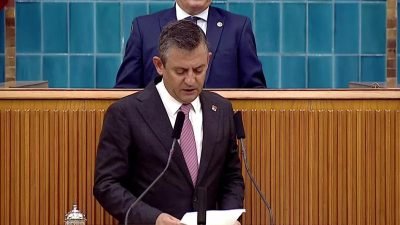 CHP Genel Başkanı Özgür Özel, sokak köpeklerinin ''uyutulmasını'' öngören Hayvan