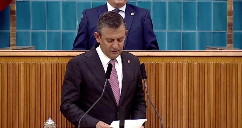 CHP Genel Başkanı Özgür Özel, sokak köpeklerinin ''uyutulmasını'' öngören Hayvan