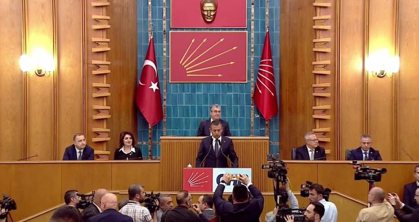 CHP Genel Başkanı Özgür Özel, "Emekli maaşı Aralık sonunda 1