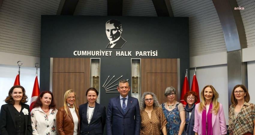 CHP Genel Başkanı Özgür Özel, CHP Kadın Kolları Genel Başkanı