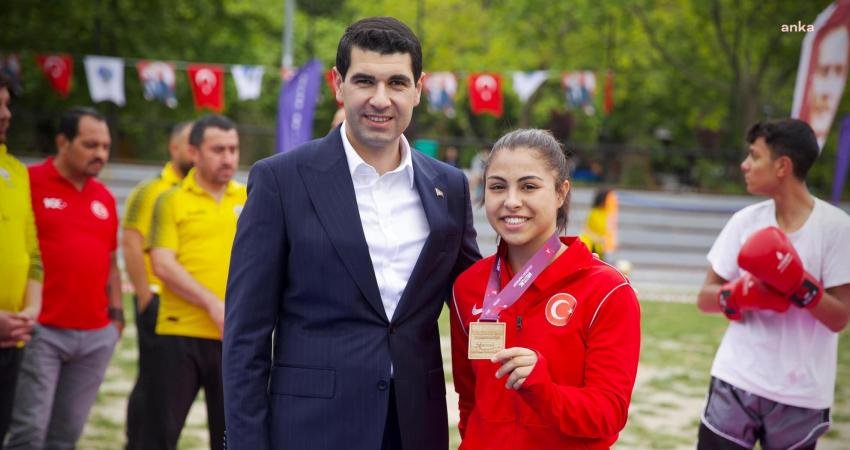 Avcılar Belediye Spor Kulübü’nün genç yıldızı Delal Kadir, Yunanistan'da düzenlenen