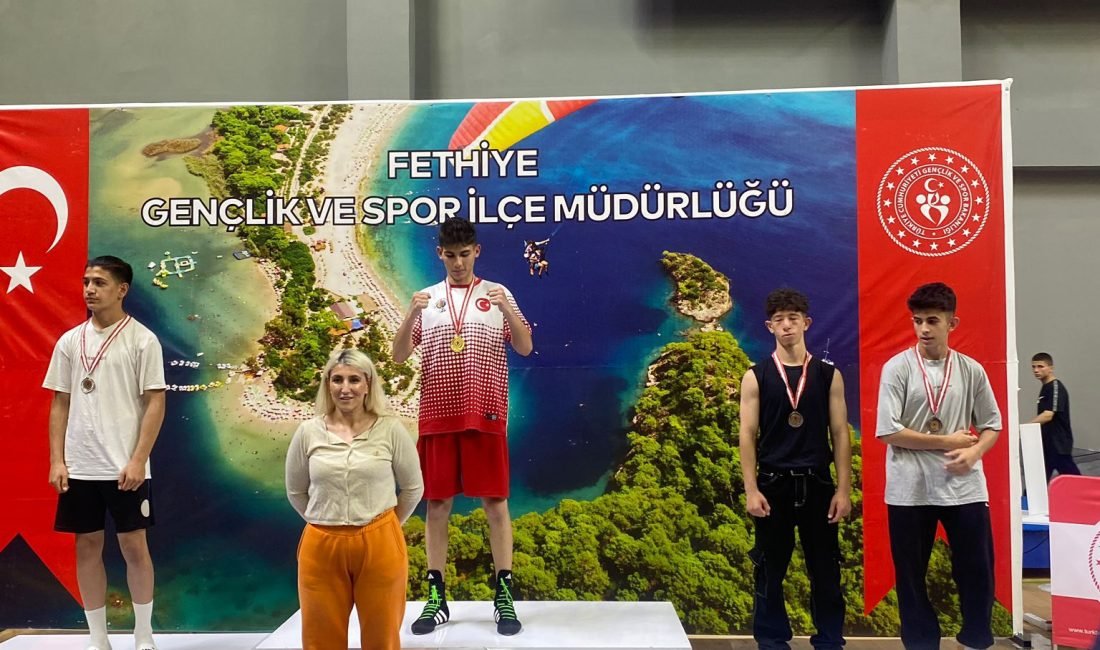 Altındağlı genç sporcu Yunus Emre Aydın (15), Muğla’nın Fethiye ilçesinde