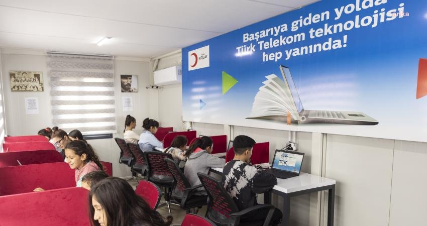 Türk Telekom ve Kızılay arasında gerçekleştirilen iş birliğiyle, deprem bölgesindeki