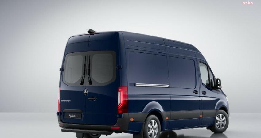 Mercedes-Benz Sprinter Panelvan FL, arka görüş kamerasıyla sürücülerin araçtan inmeden