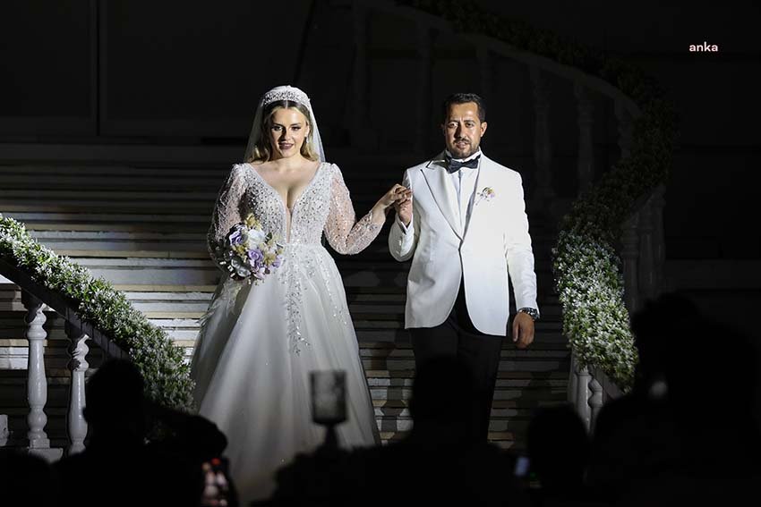 ozgur-ozel-gaffar-cicek-ve-melisa-yavasoglu-ciftinin-nikah-sahitligini-yapti