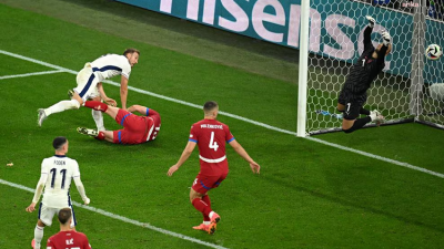 Avrupa Futbol Şampiyonası'nda C ve D grubunda ilk maçlar oynandı.