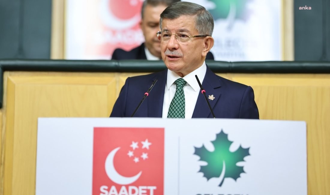 Saadet- Gelecek Partisi ortak grup toplantısında konuşan Gelecek Partisi Genel Başkanı